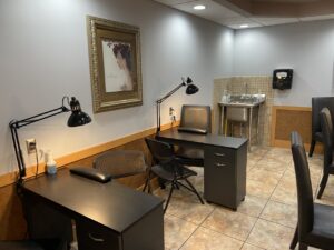 Vandalia Manicure Stations